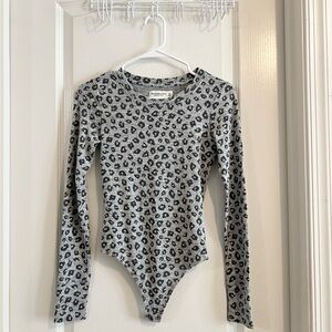 Sexy Abercrombie long sleeve Cheetah top used only onceBundle for more discount!
